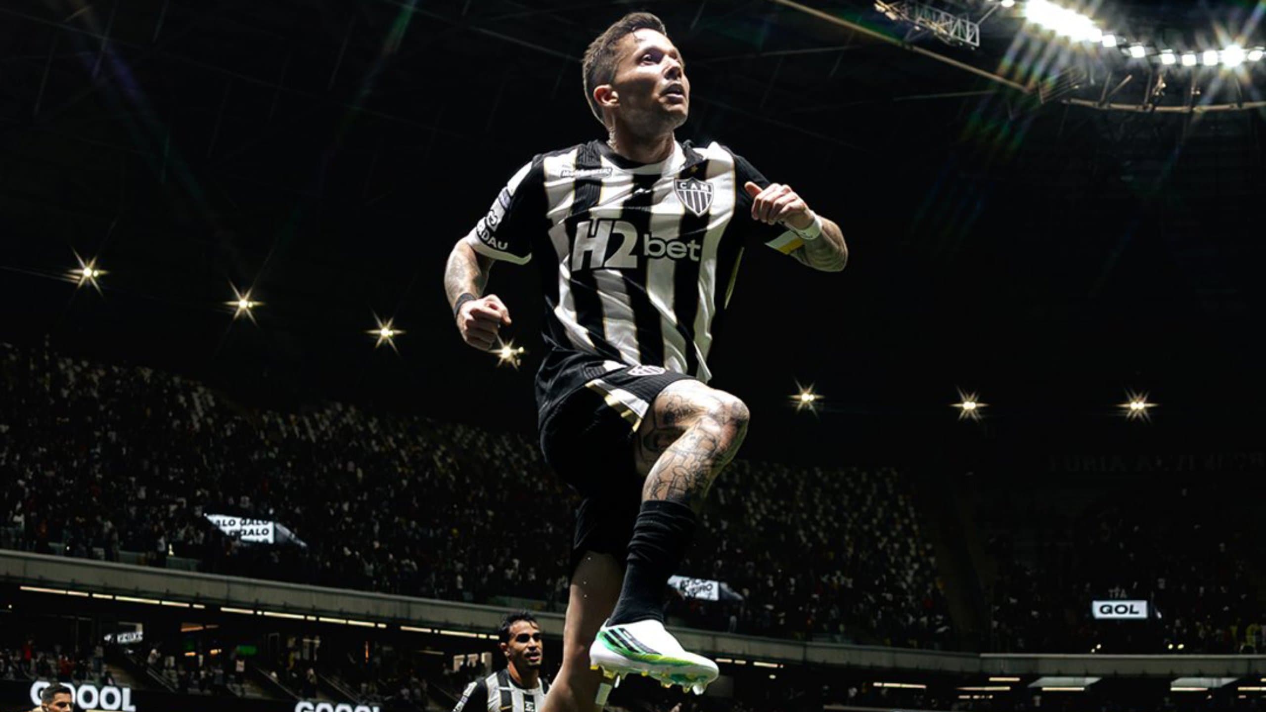 Atlético-MG suporta pressão do Bragantino e vence com gol de Bernard