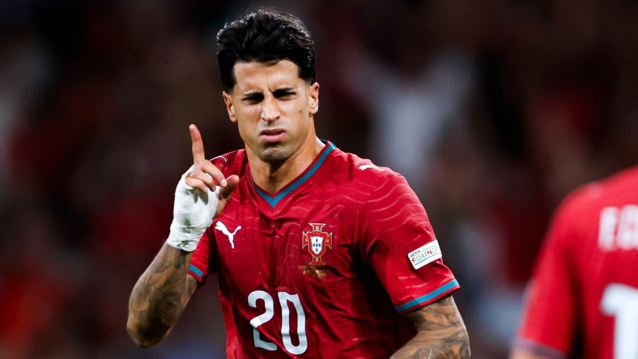 João Cancelo fez grande partida contra a Noruega