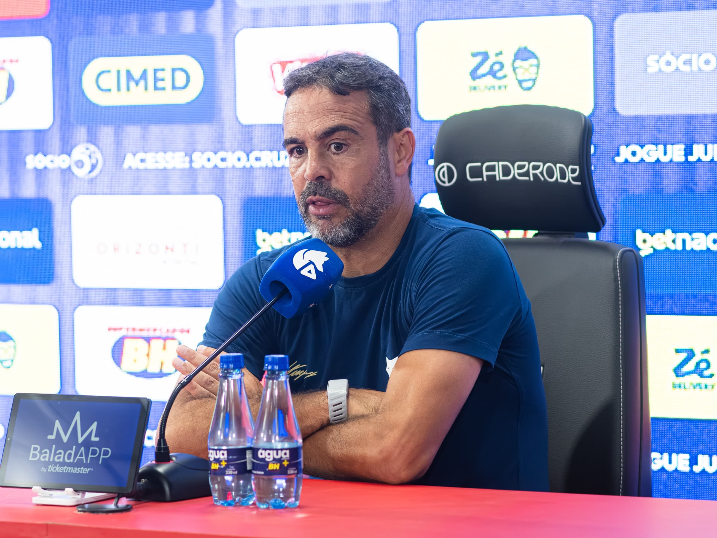 Vídeo: Artur Jorge projeta reta final do Cruzeiro no Brasileirão; assista