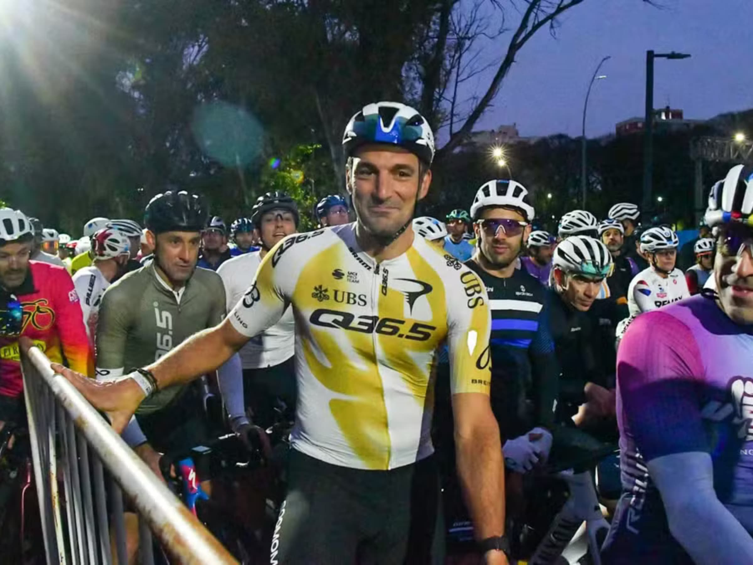 Scaloni durante prova de ciclismo em Buenos Aires