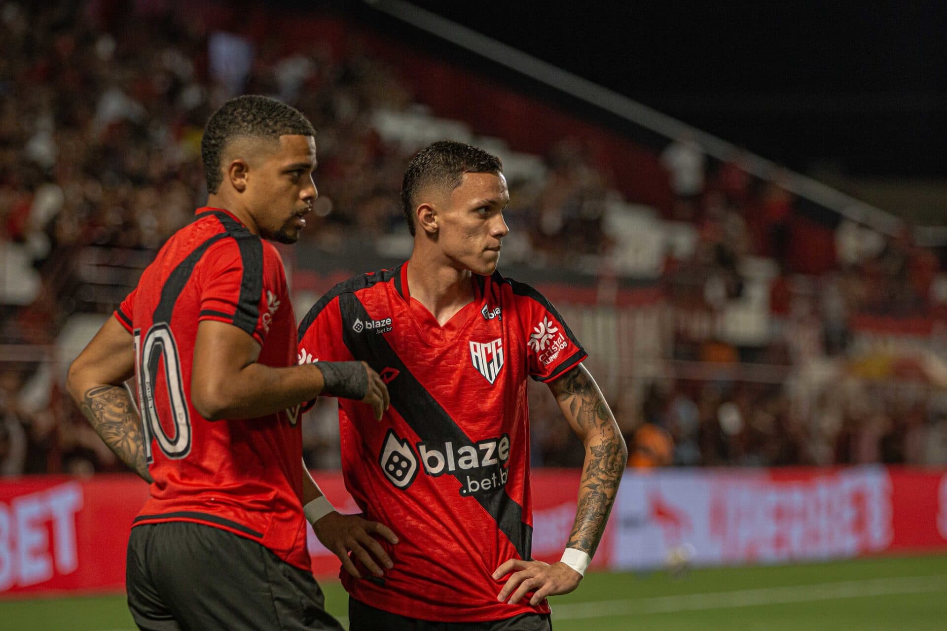 Atlético-GO x Athletico-PR: onde assistir, horário e escalações pela Série B