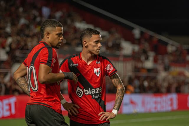 Atlético-GO x Athletico-PR: onde assistir, horário e escalações pela Série B