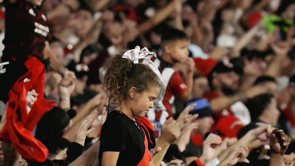 Universitário enfrenta River Plate na Libertadores: Onde assistir ao vivo